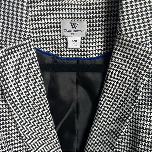 Worthington Black and White Houndstooth Blazer Tailored Fit - Size 10P - Picture 3 of 4